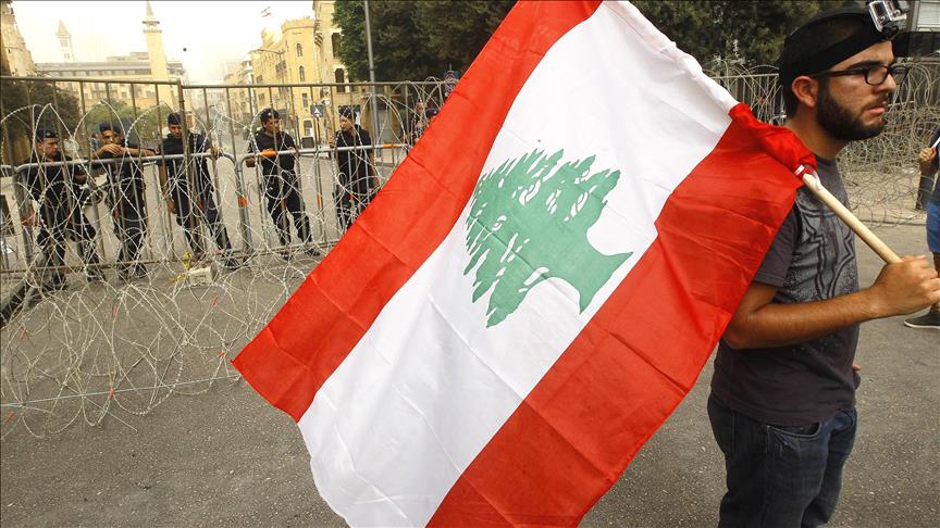 لبنان… الحريري يستعطف خصومه السياسيين لحل الأزمة